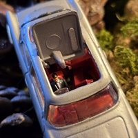 soelvfarvet-aston-martin-modelbil-james-bond-007-legetøjsbil-gorgi-toys